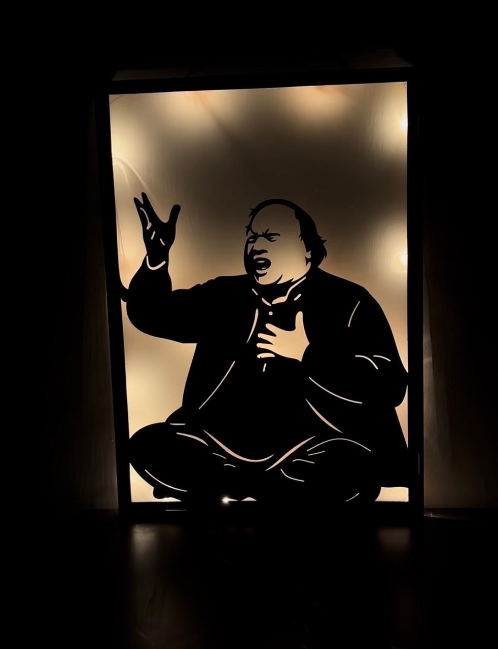 NFAK Wooden portrait with light